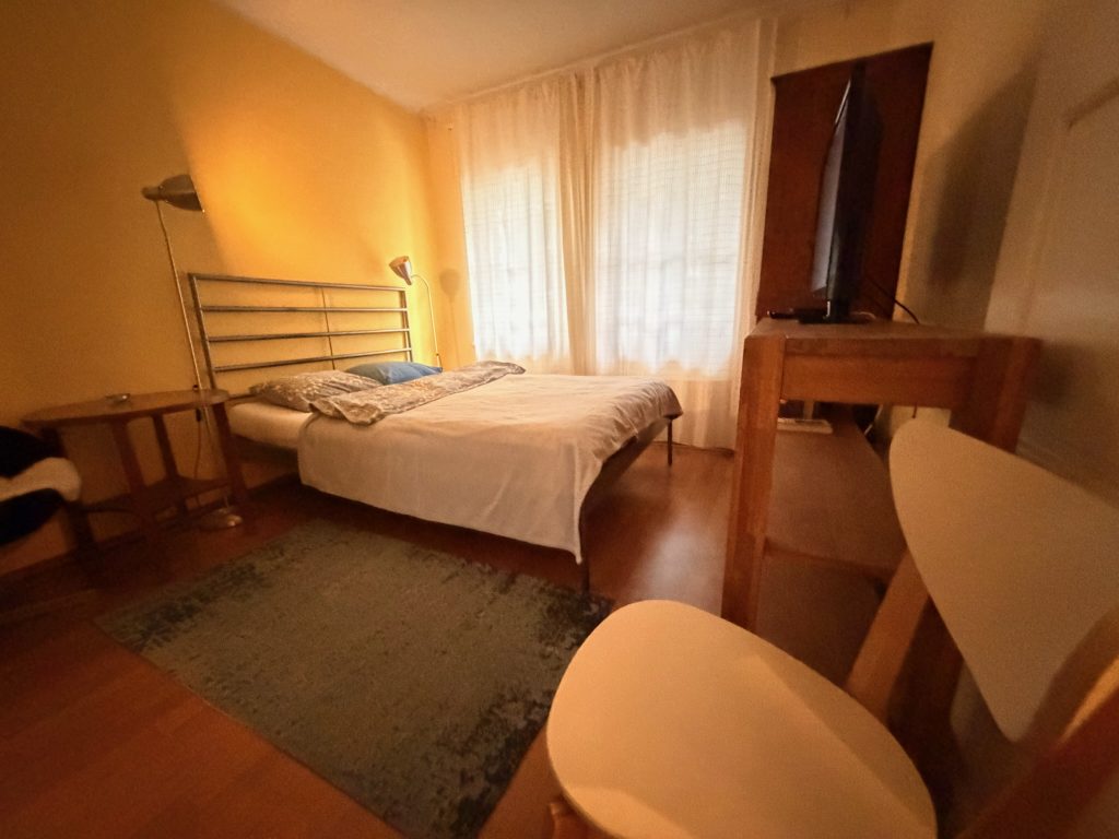 Apartment 3, Schlafzimmer