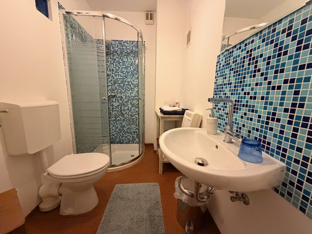 Badezimmer in Apartment 3